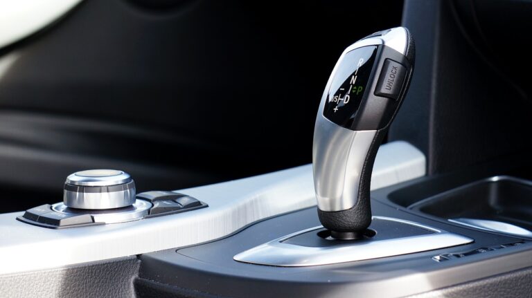 Autonomous Vehicles and Traffic Safety: Mitigating Risks